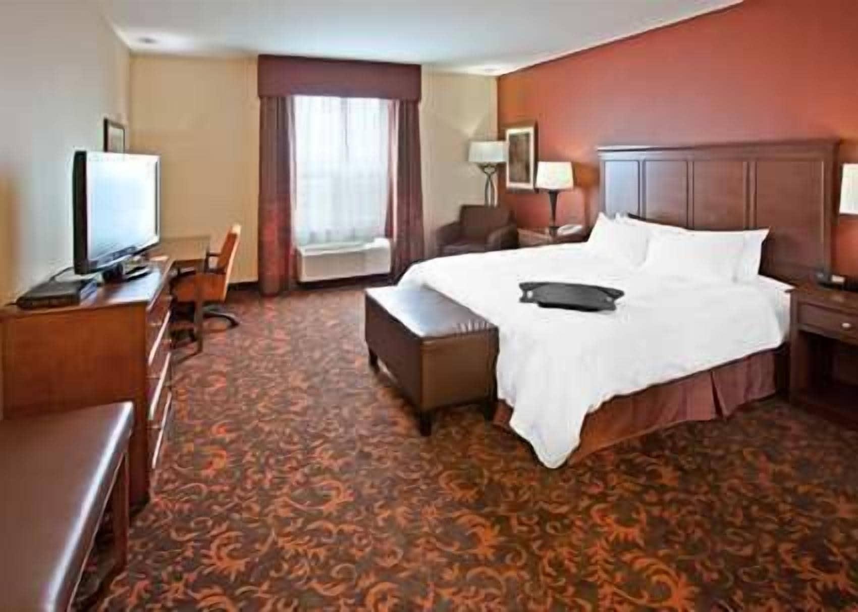 Hampton Inn By Hilton Edmonton South מראה חיצוני תמונה