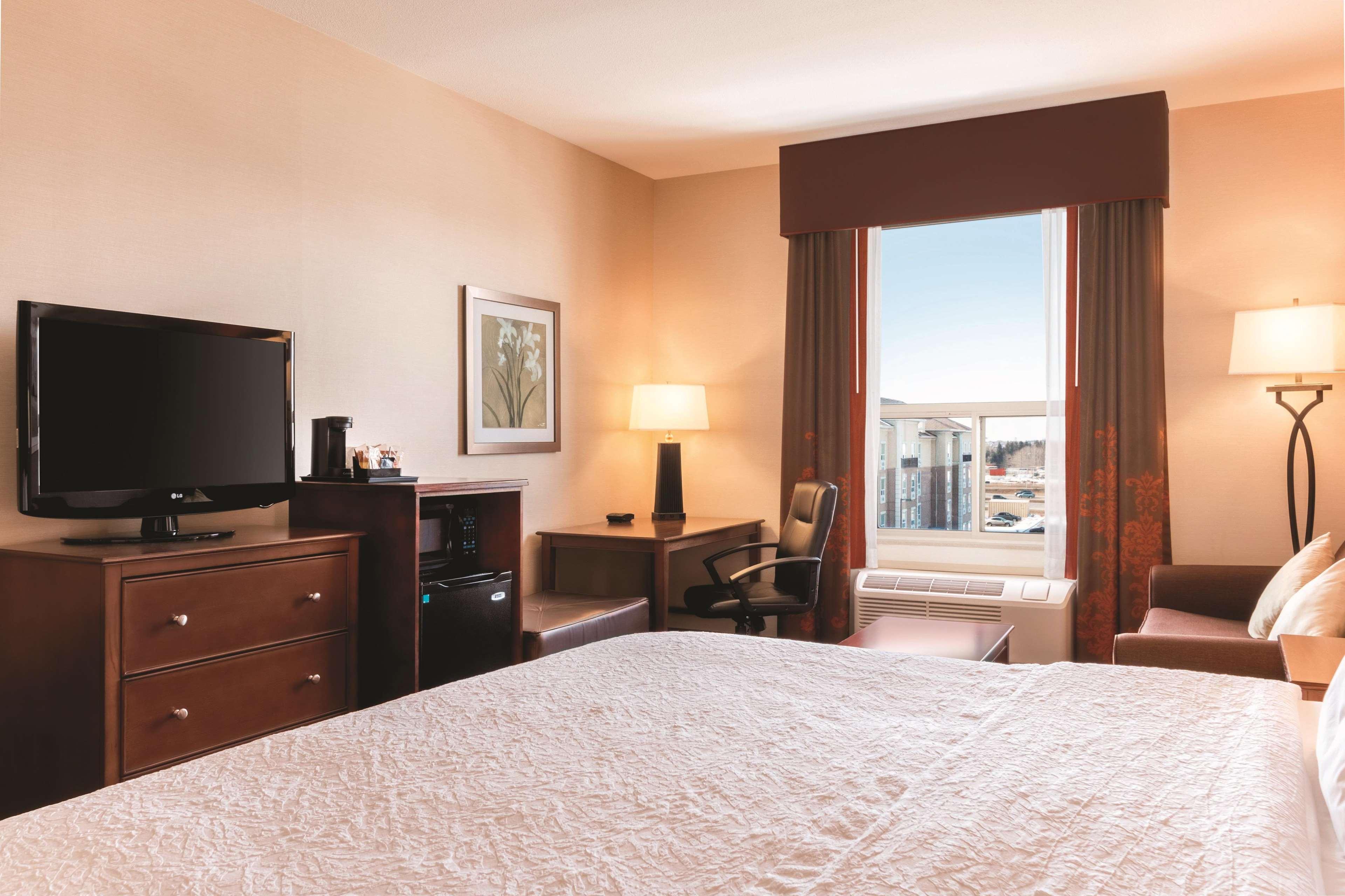 Hampton Inn By Hilton Edmonton South מראה חיצוני תמונה