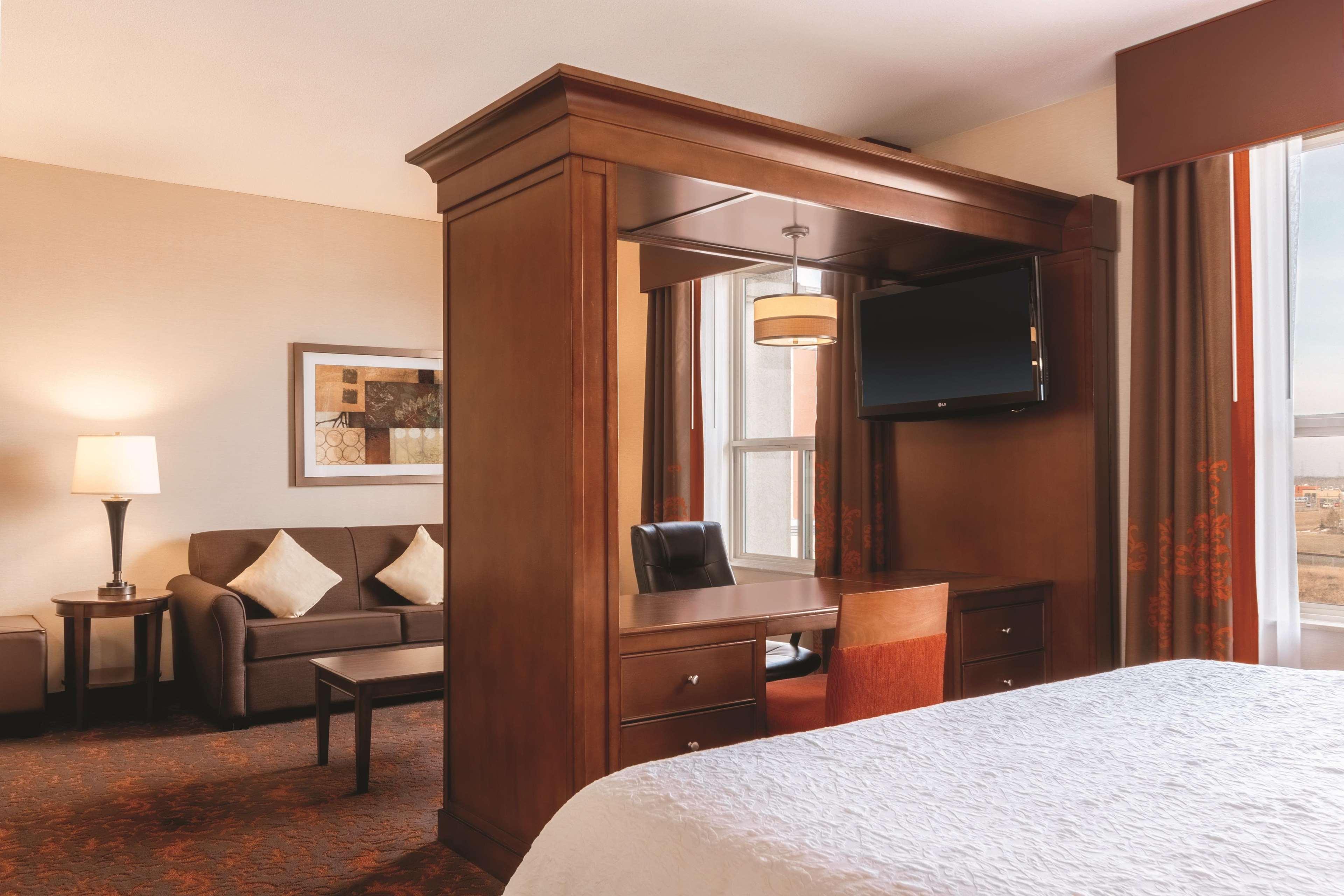 Hampton Inn By Hilton Edmonton South מראה חיצוני תמונה