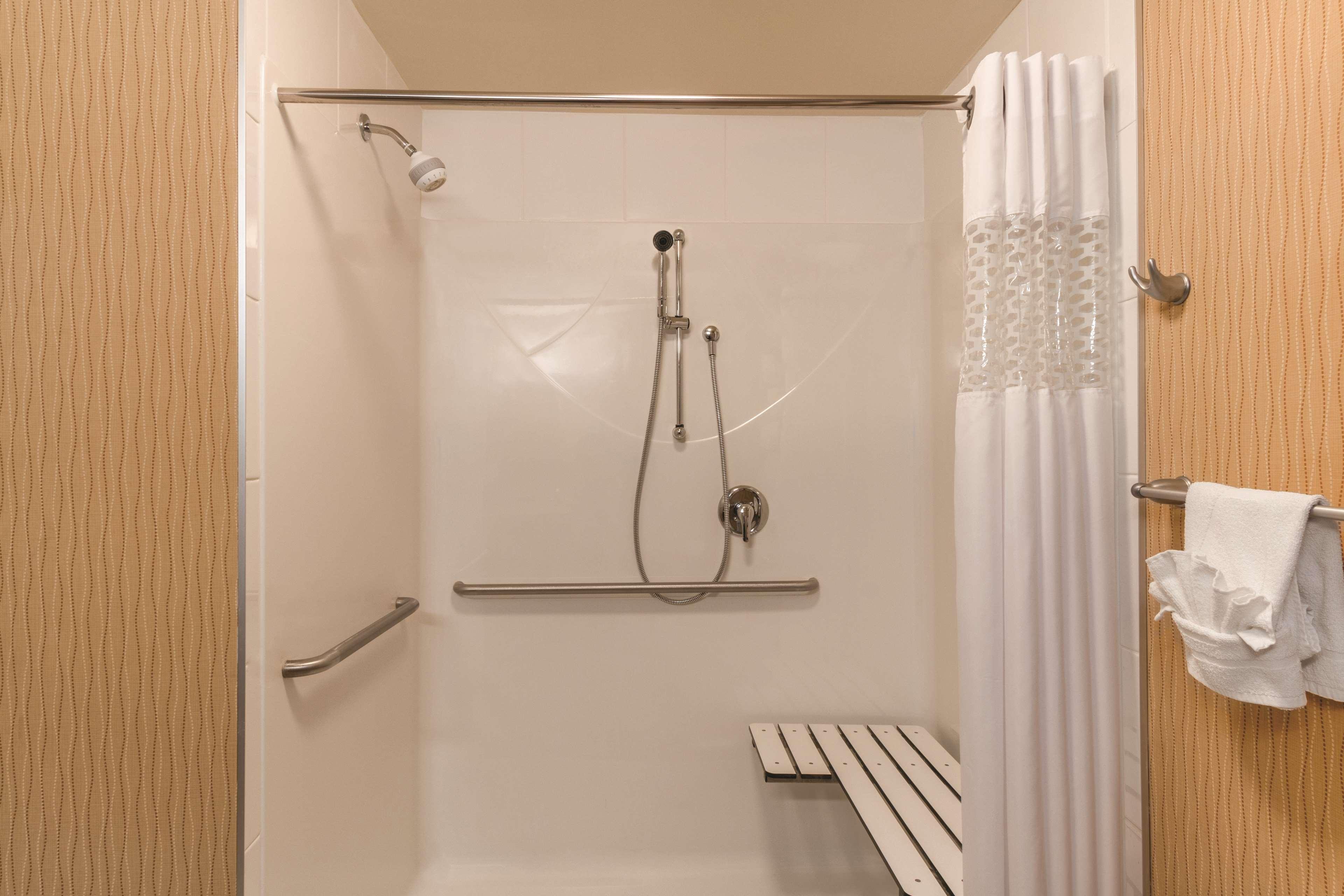 Hampton Inn By Hilton Edmonton South מראה חיצוני תמונה