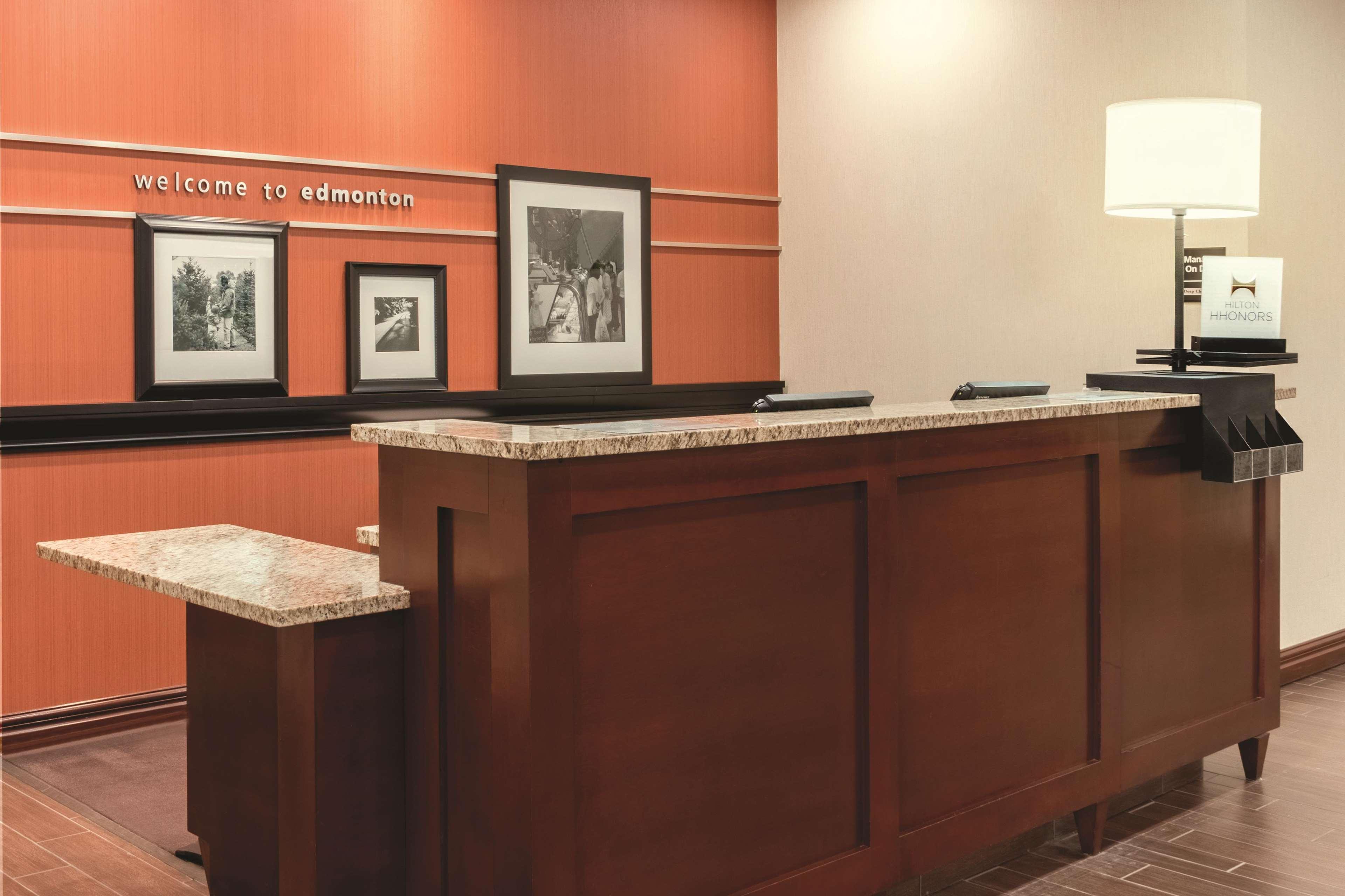 Hampton Inn By Hilton Edmonton South מראה חיצוני תמונה