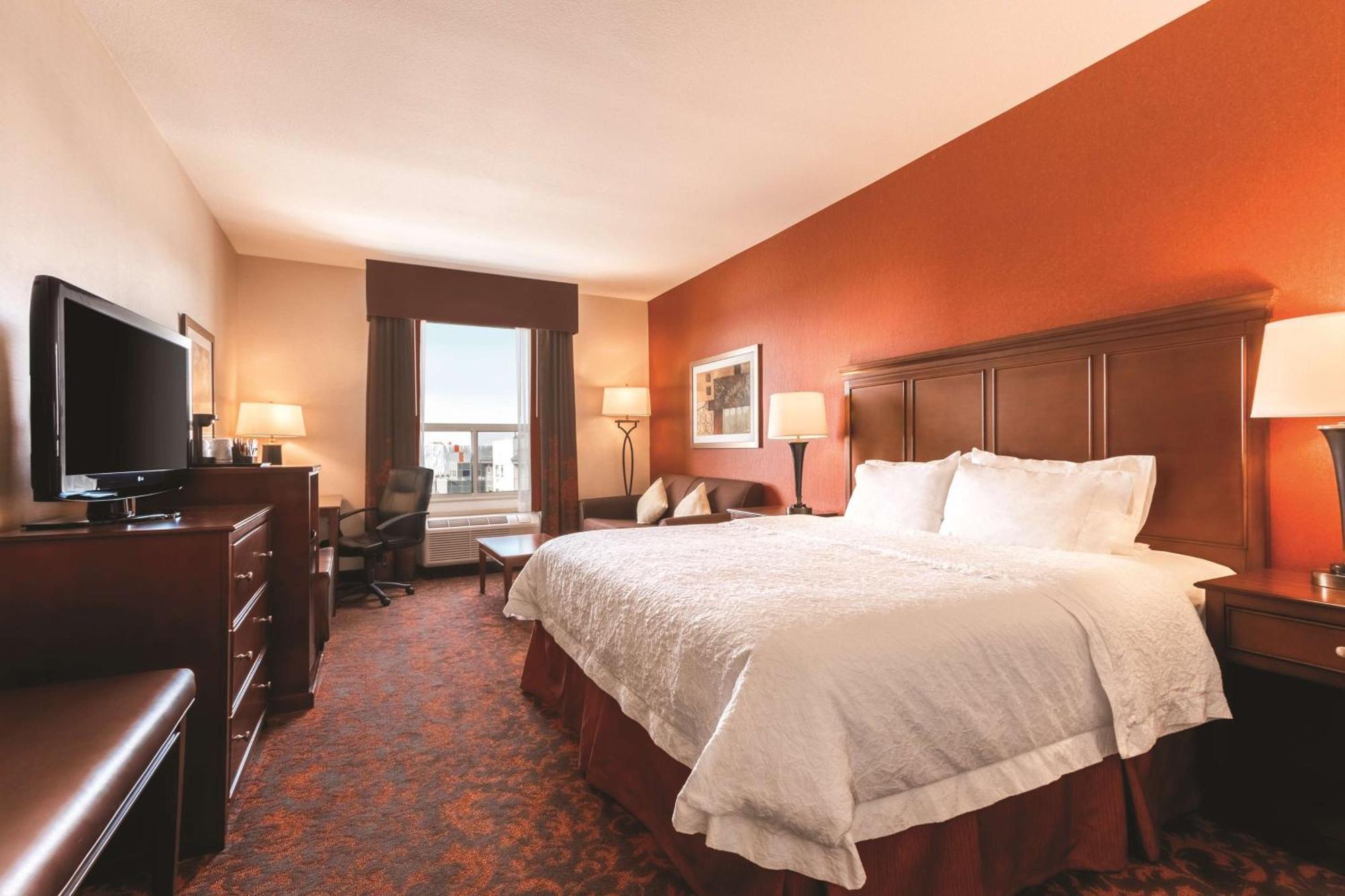 Hampton Inn By Hilton Edmonton South מראה חיצוני תמונה