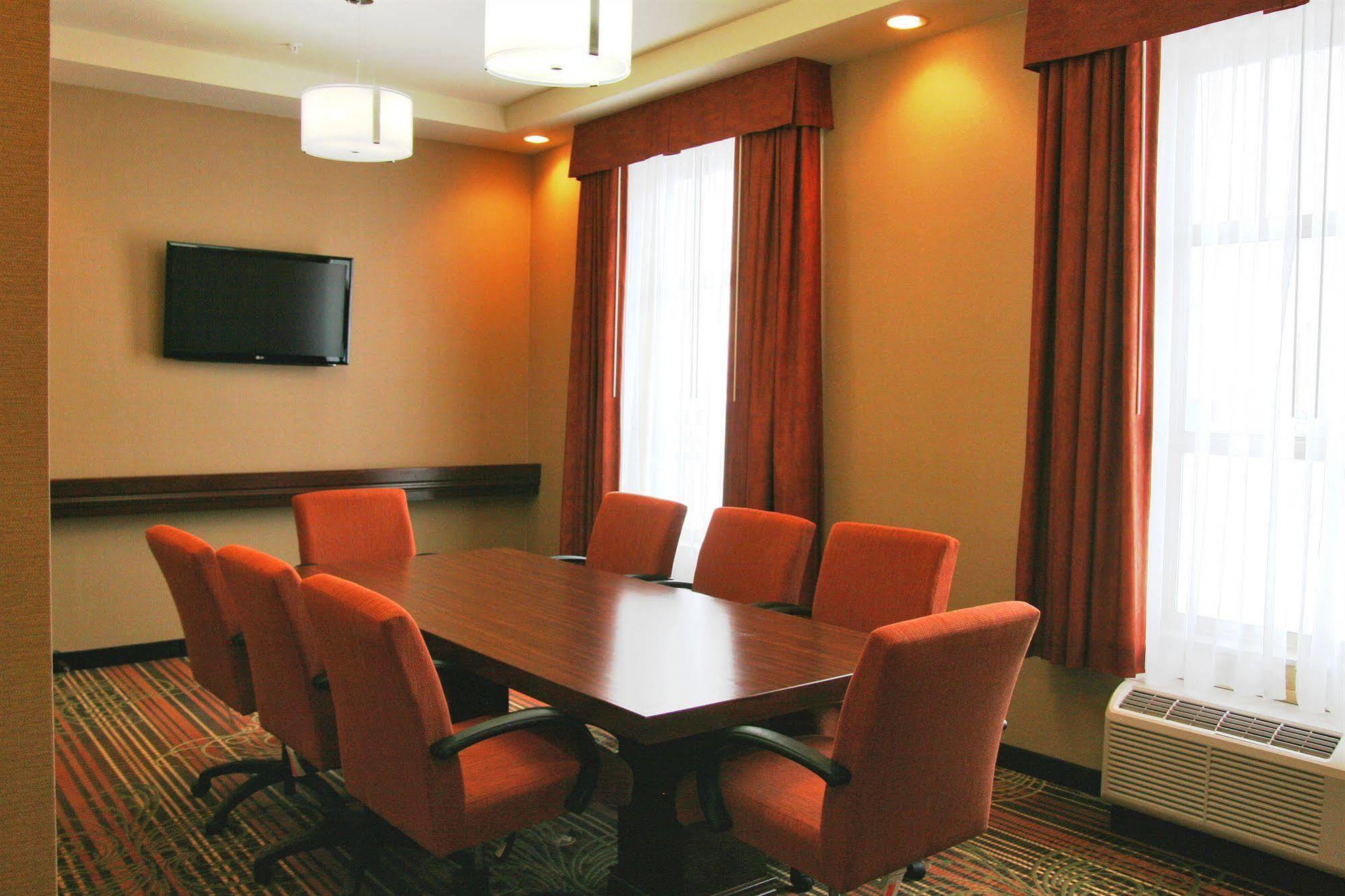 Hampton Inn By Hilton Edmonton South מראה חיצוני תמונה